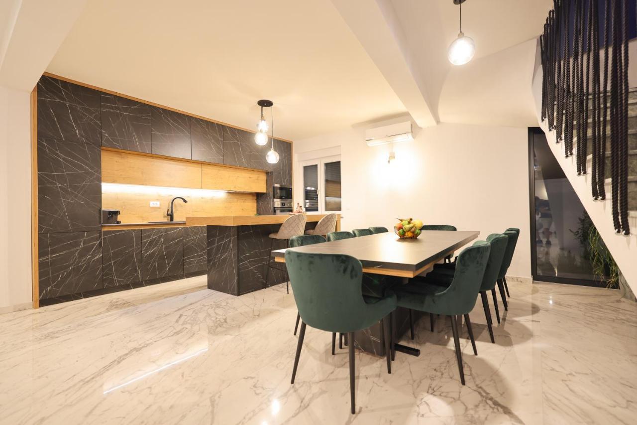 Rhapsody In Green - Luxury Villa In Zadar Crno Ngoại thất bức ảnh