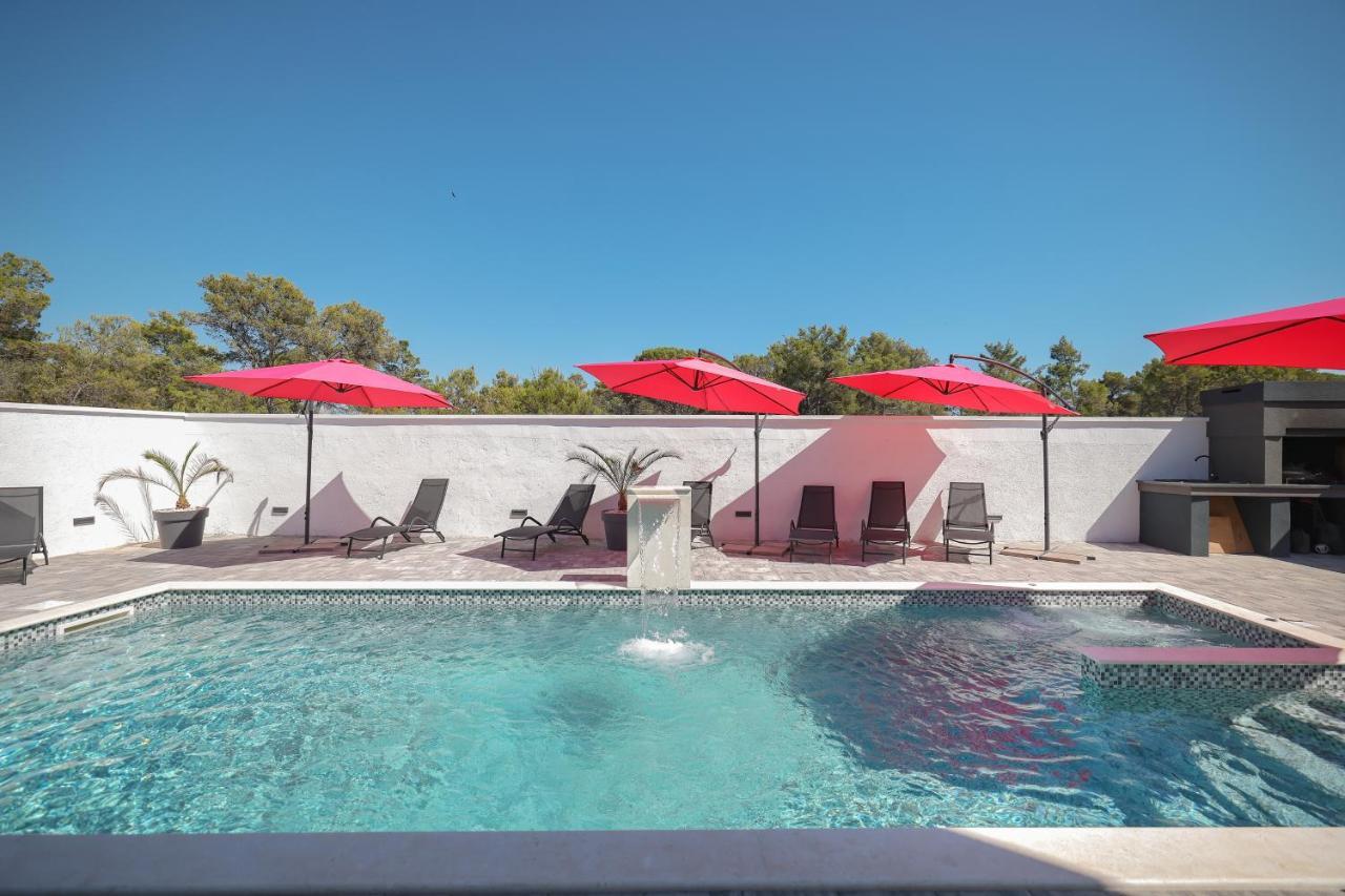 Rhapsody In Green - Luxury Villa In Zadar Crno Ngoại thất bức ảnh